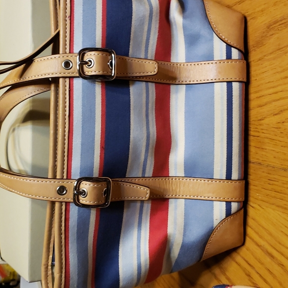 Coach Hamptons Small Striped Tote #7744 (Red, White & Blue) w/Matching Wristlet - Picture 4 of 12